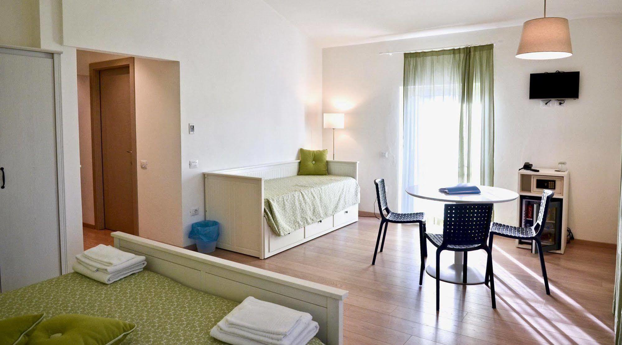 Hotel Petit 3*